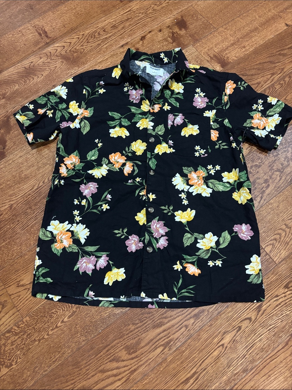 Old Navy Black Short-Sleeve Floral Button-Down Shirt